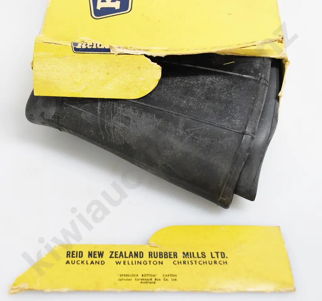 DUNLOP PENNANT FLAG, REIDRUBBER TUBE BOX Image 1++