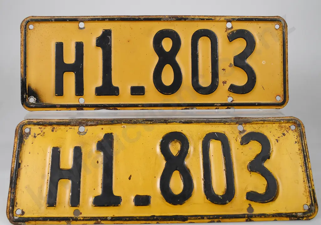 NZ HEAVY VEHICLE NUMBER PLATES, H1-803, 1932-1933 Image 1++