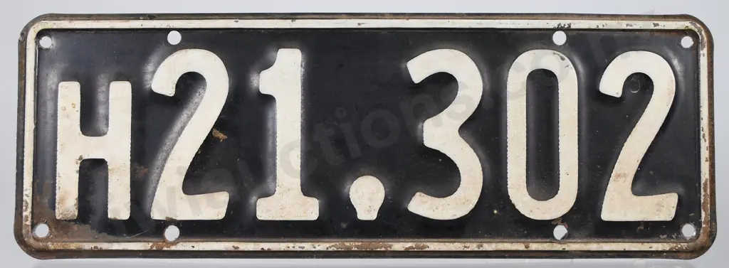 NZ HEAVY VEHICLE NUMBER PLATE, H21-302, 1937-1938 Image 1++