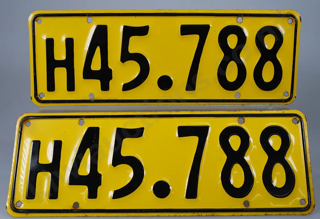 NZ HEAVY VEHICLE NUMBER PLATES, H45-788, 1961-1965 Image 1++
