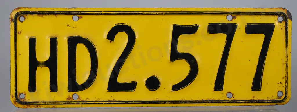 NZ HEAVY VEHICLE NUMBER PLATE, HD2-577, 1961-1965 Image 1++