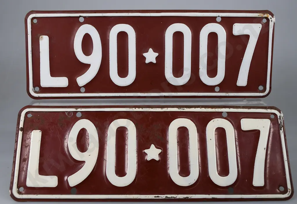 NZ LIGHT VEHICLE NUMBER PLATES, L90-007, 1956-1961 Image 1++