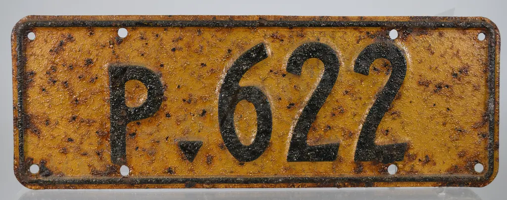 NZ BUS NUMBER PLATE, P-622, 1936-1937 Image 1++