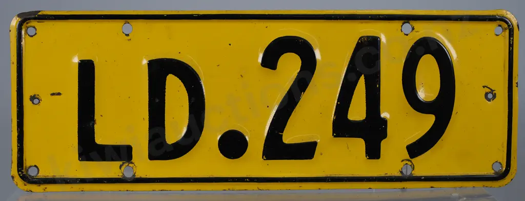 NZ LIGHT VEHICLE NUMBER PLATE LD-249, 1961-1965 Image 1++