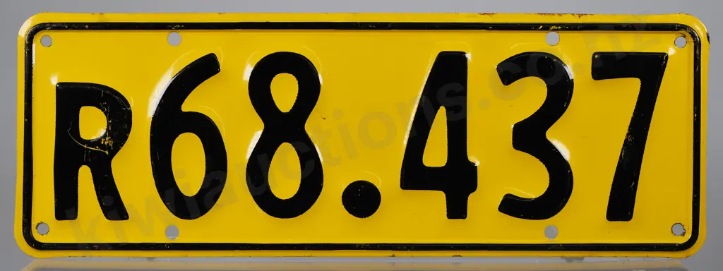 NZ TRAILER NUMBER PLATE R68-437, 1961-1965 Image 1++