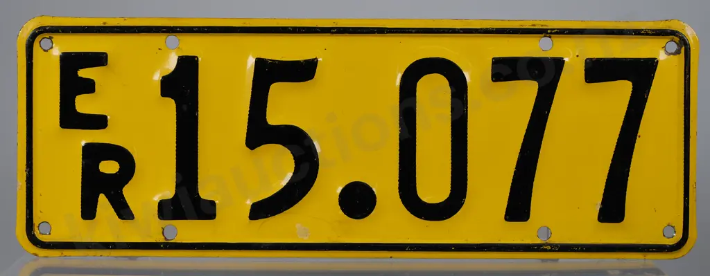 NZ EXEMPT TRAILER NUMBER PLATE ER15-077, 1961-1965 Image 1++