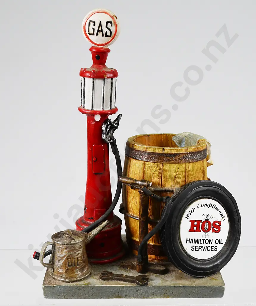 HAMILTON OIL SERVICES GARAGE MODEL DISPALY Image 1++