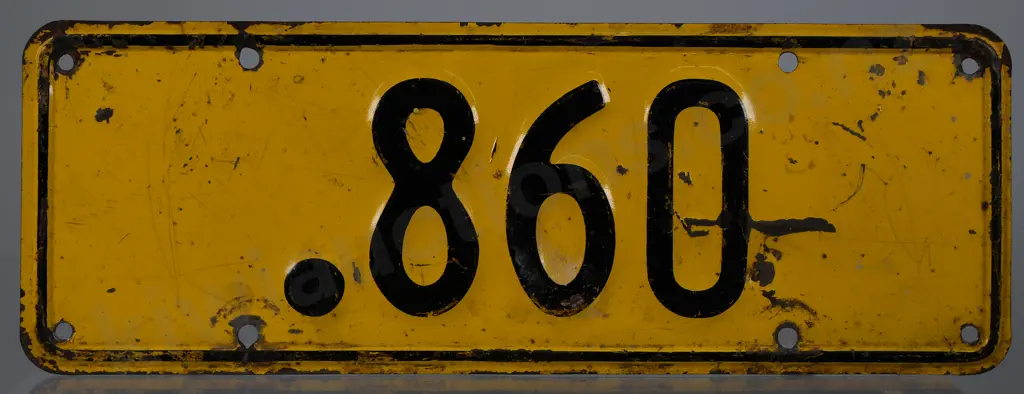 NZ PRIVATE HIRE NUMBER PLATE -860, 1961-1965 Image 1++
