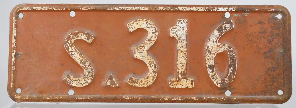 NZ SERVICE VEHICLE NUMBER PLATE S-316, 1940-1941 Image 1++