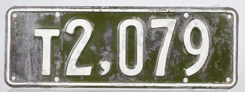 NZ TAXI NUMBER PLATE T2-079, 1935-1936 Image 1++