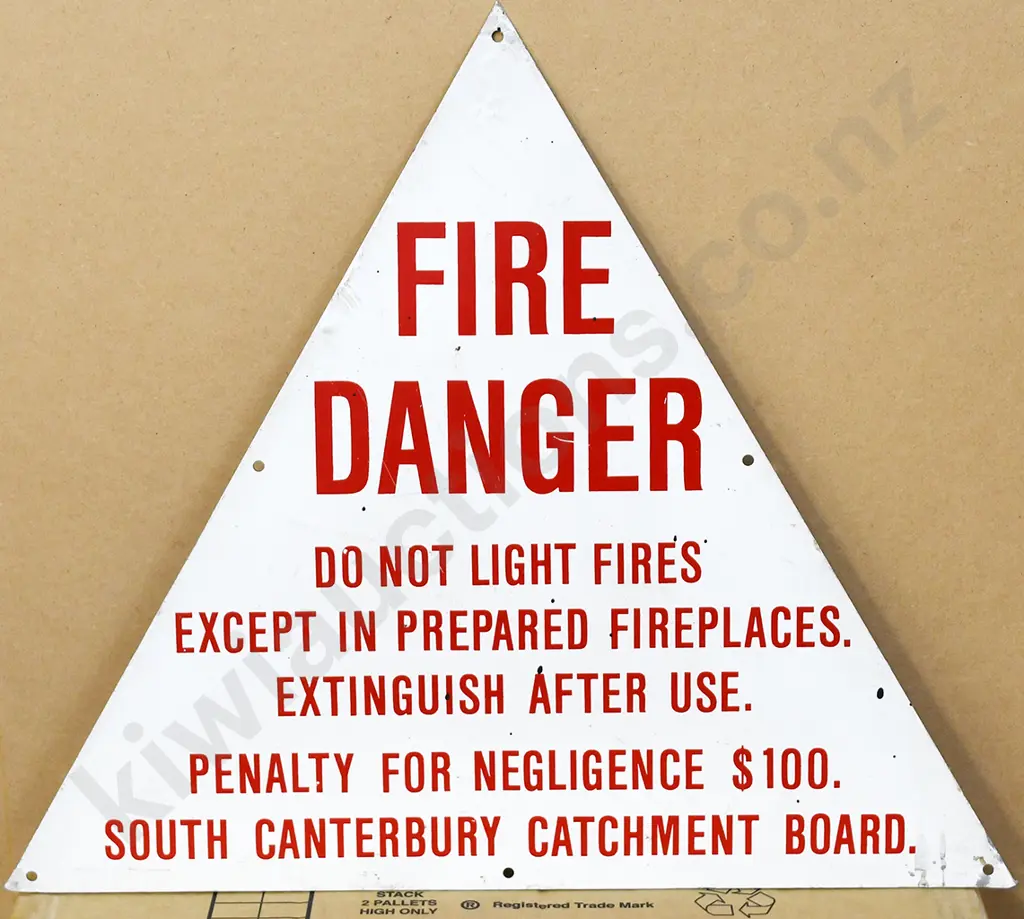 SOUTH CANTERBURY CATCHMENT BOARD FIRE DANGER TIN SIGN Image 1++