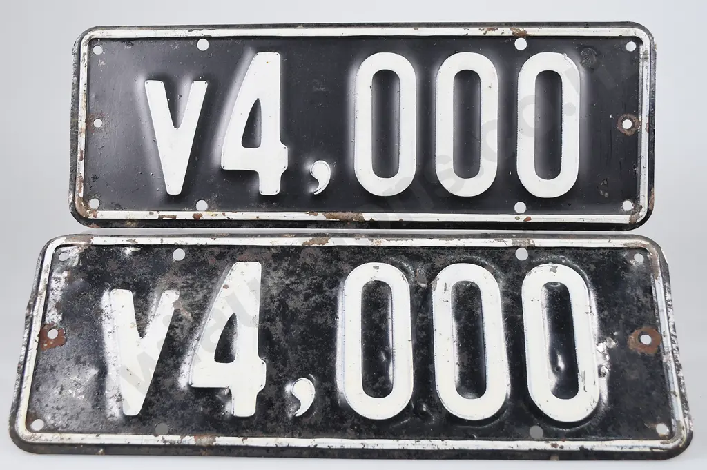 NZ CONTRACT VEHICLE NUMBER PLATES, V4-000, 1951-1956. Image 1++