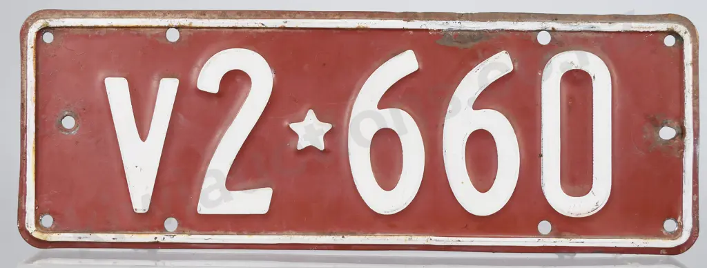 NZ CONTRACT VEHICLE NUMBER PLATE, V2-660, 1956-61 Image 1++