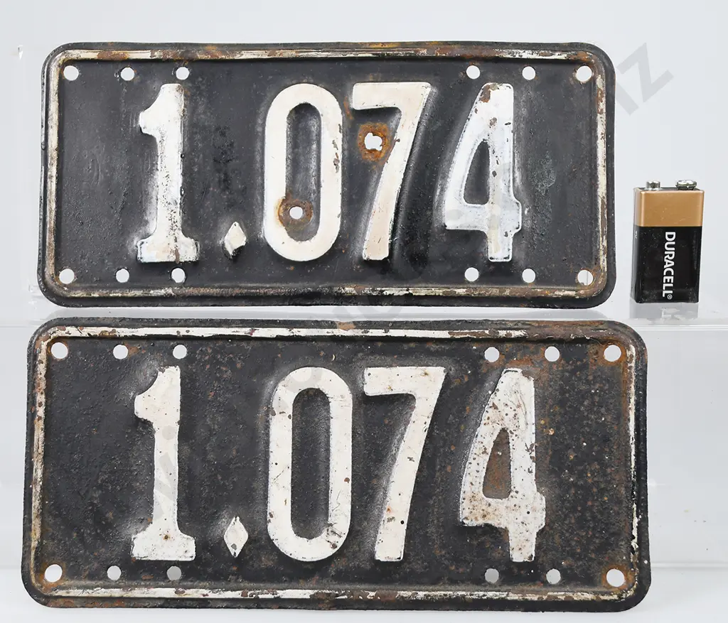 NZ MOTORCYCLE NUMBER PLATES, 1-074, 1941-1946 Image 1++