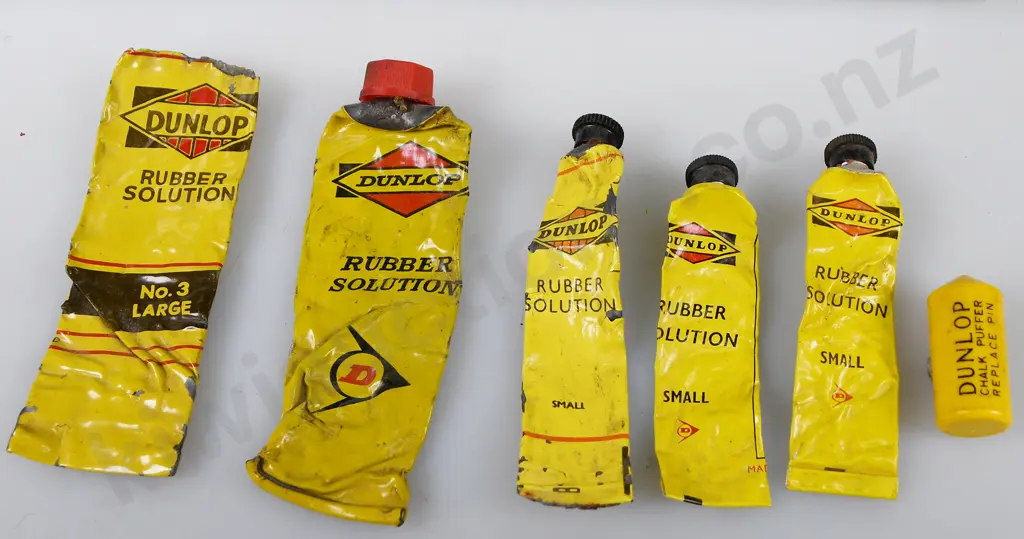 DUNLOP REPAIR TINS Image 1++