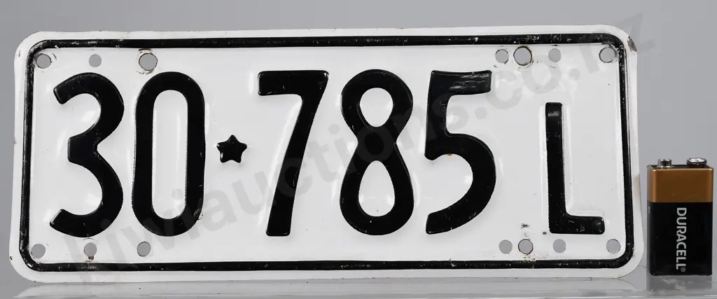 NZ MOTORCYCLE LEARNER NUMBER PLATE, 30-785L, 1956-1961 Image 1++