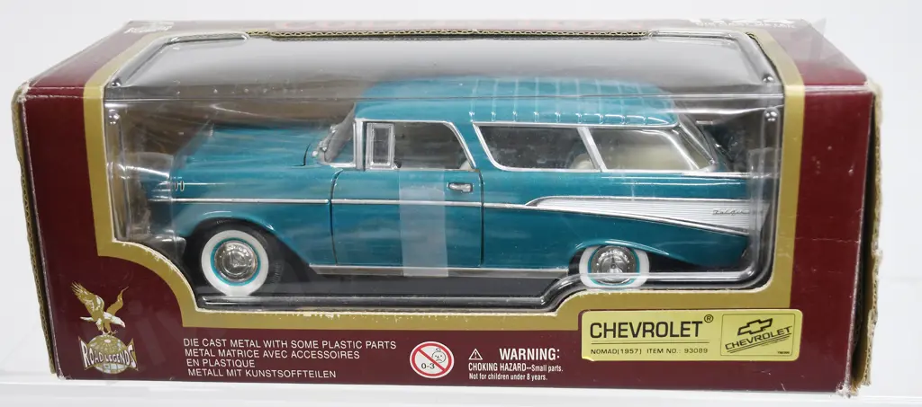 CHEVROLET NOMAD (1957) 1:24 DIE CAST BOXED MODEL CAR Image 1++