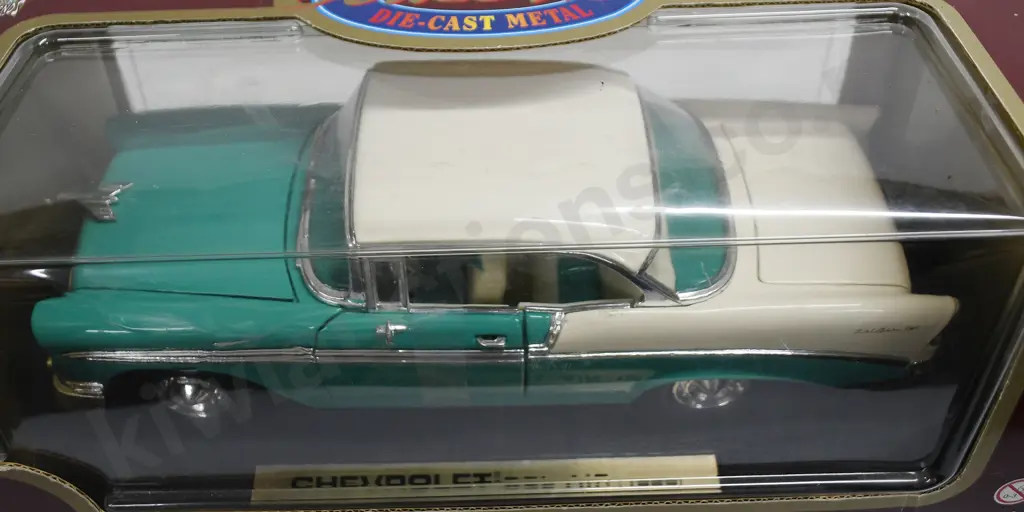 CHEVROLET BEL AIR (1956) 1:18 DIE CAST BOXED MODEL CAR Image 1++