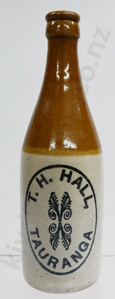 HALL TAURANGA GINGER BEER Image 1++