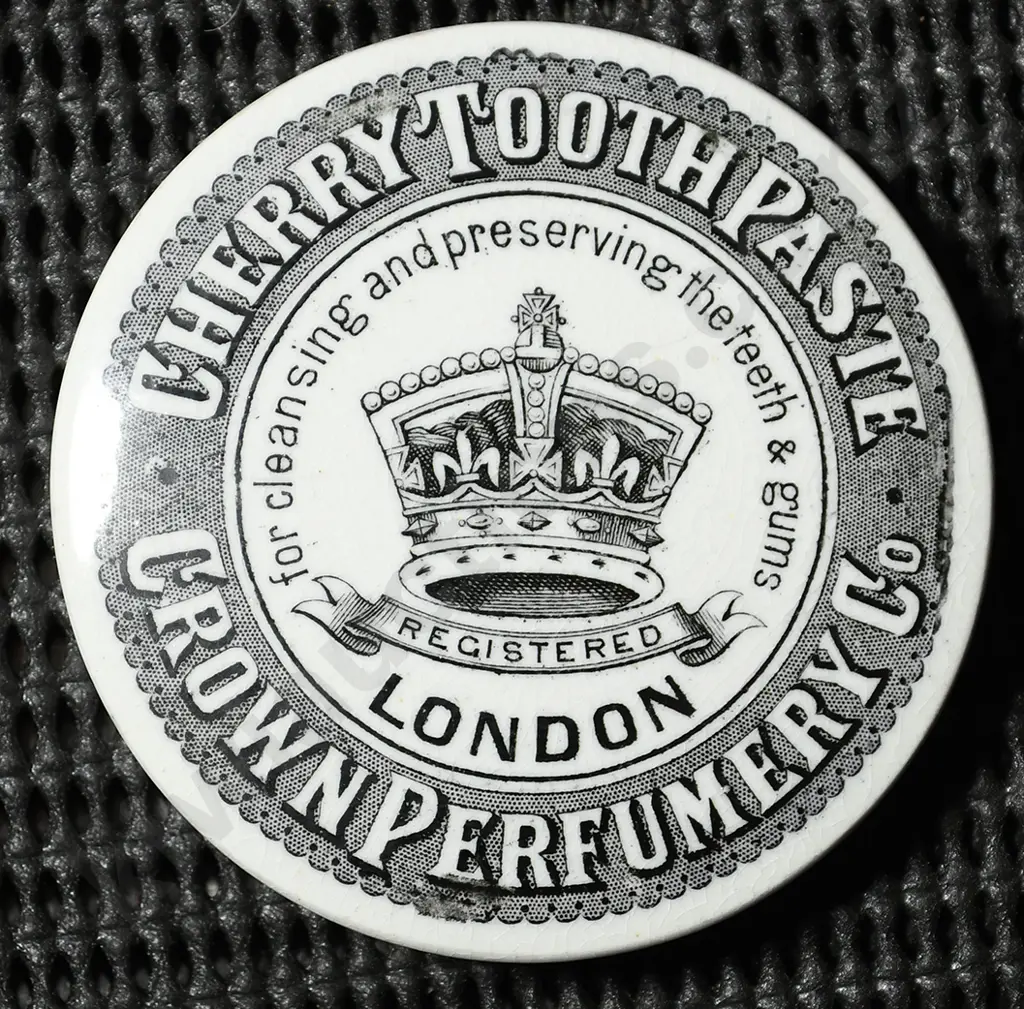 CROWN PERFUMERY CHERRY TOOTH PASTE LID Image 1++