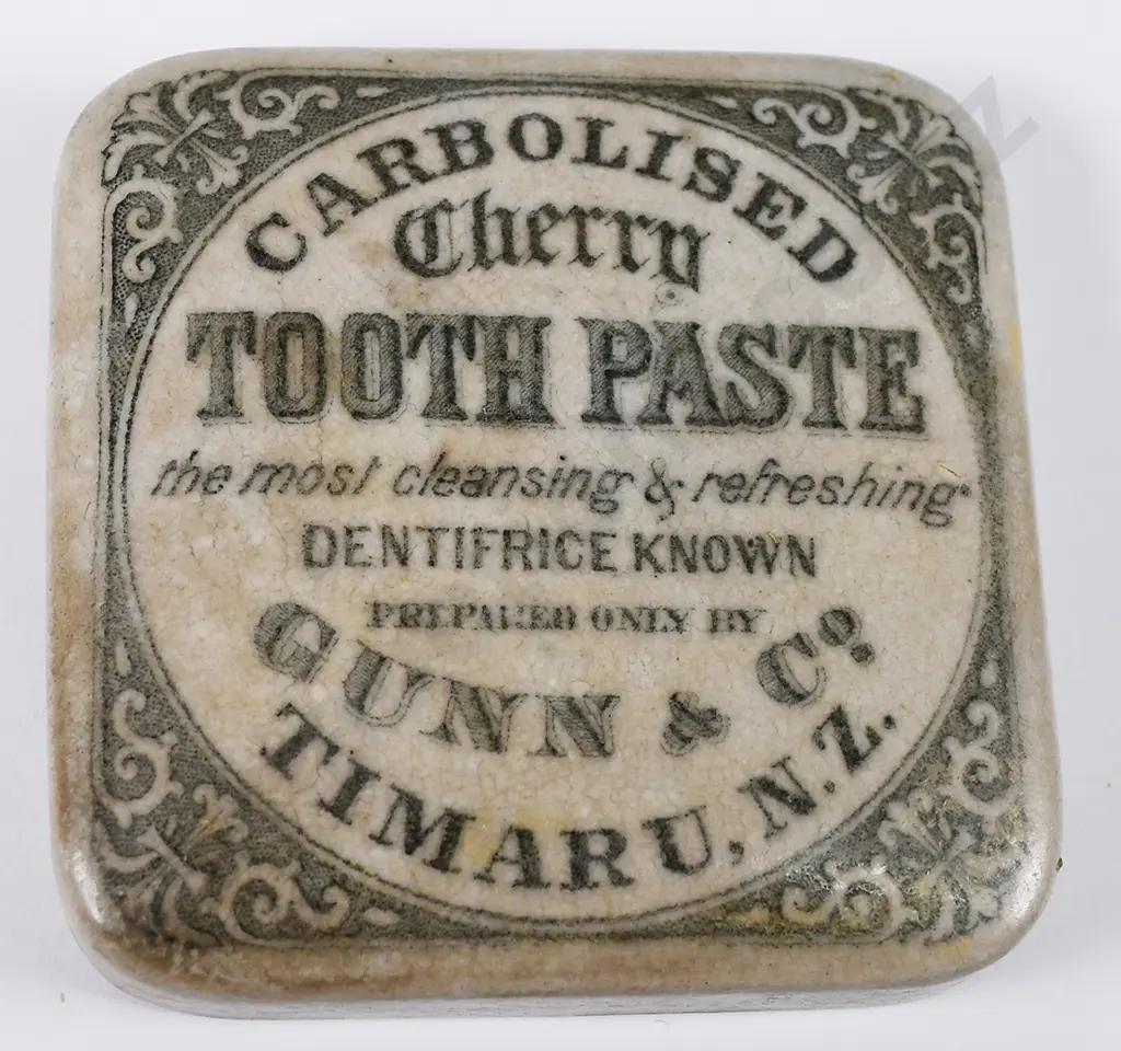 GUNN & CO CARBOLISED CHERRY TOOTH PASTE POT LID Image 1++
