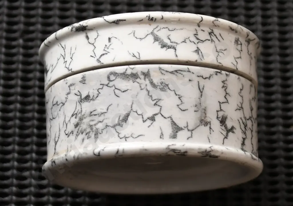 ASSORTED ENGLISH POT LIDS AND BASES Image 1++