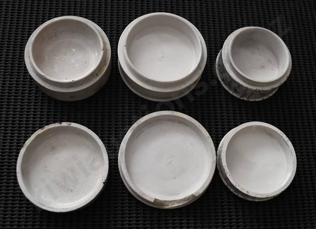 ASSORTED ENGLISH POT LIDS AND BASES Image 1++