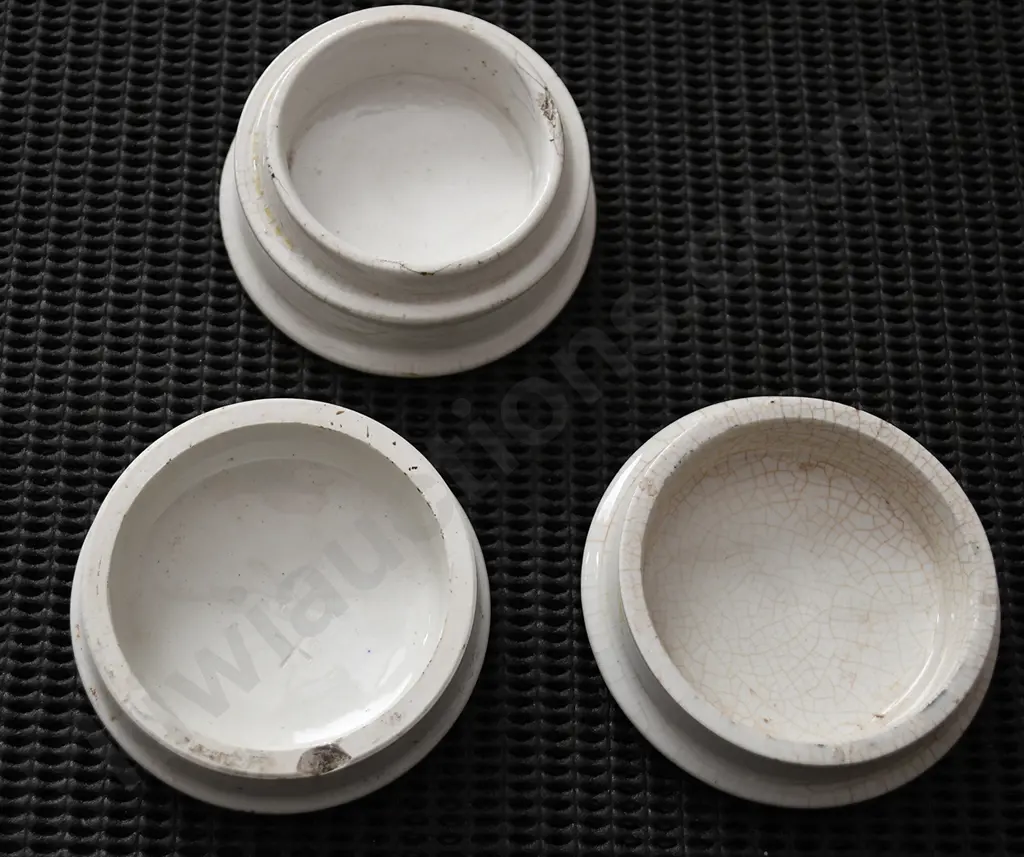 MINIATURE AND STANDARD GOSNELL CHERRY TOOTH PASTE POT LIDS Image 1++