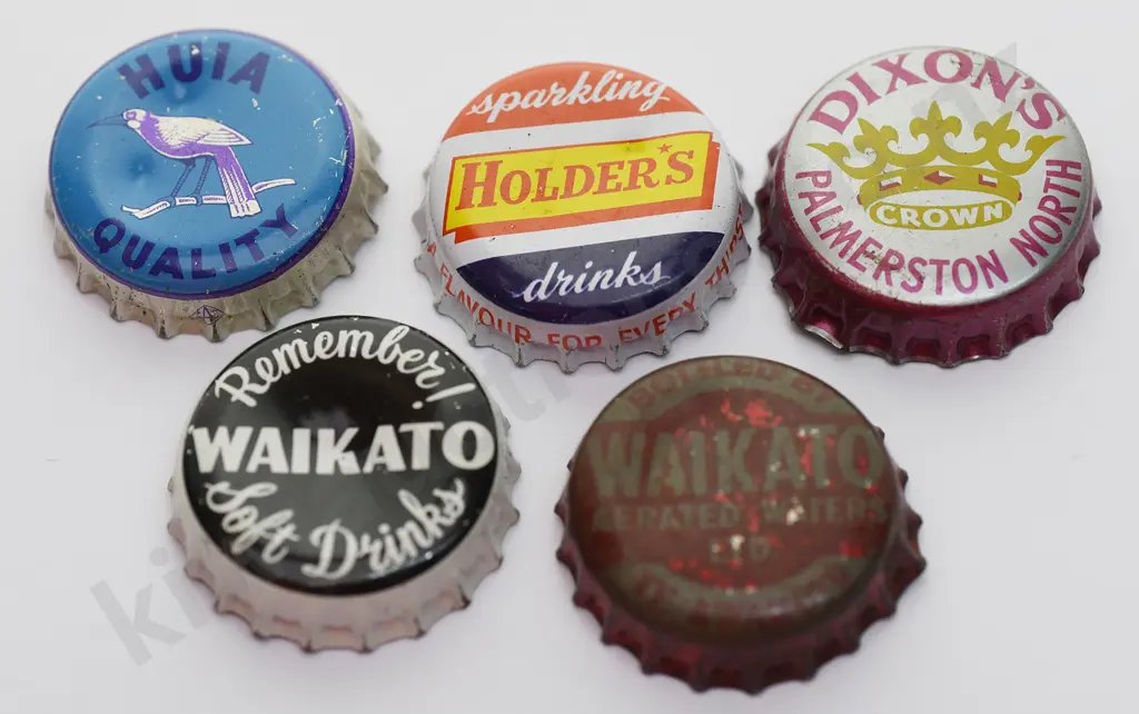 HUIA HOLDER'S DIXON'S WAIKATO BOTTLE CAPS Image 1++