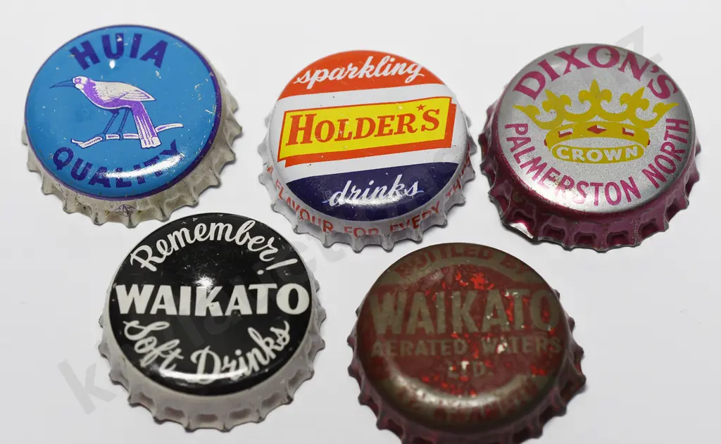 HUIA HOLDER'S DIXON'S WAIKATO BOTTLE CAPS Image 1++