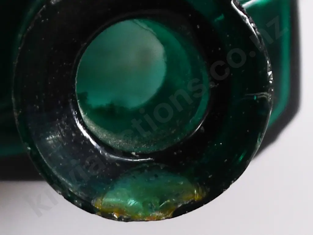 WALLACE CHRISTCHURCH CHEMIST EMERALD GREEN Image 1++