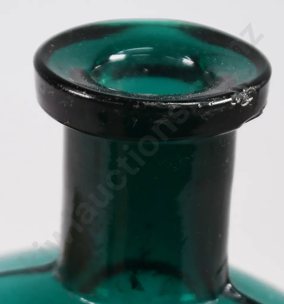 WALLACE CHRISTCHURCH CHEMIST EMERALD GREEN Image 1++