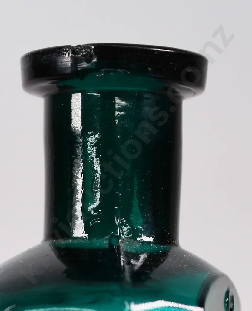 WALLACE CHRISTCHURCH CHEMIST EMERALD GREEN Image 1++