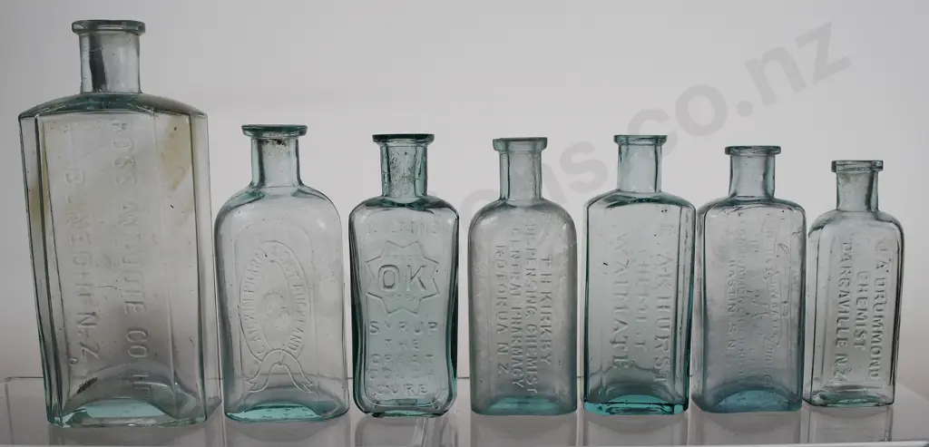 NEW ZEALAND CHEMIST BOTTLES Image 1++