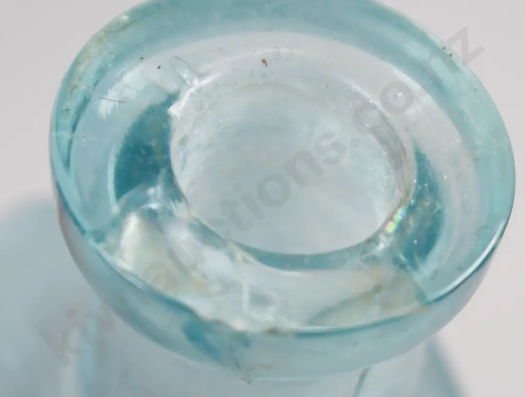 WOODVILLE, WANGANUI, AUCKLAND CHEMIST BOTTLES Image 1++