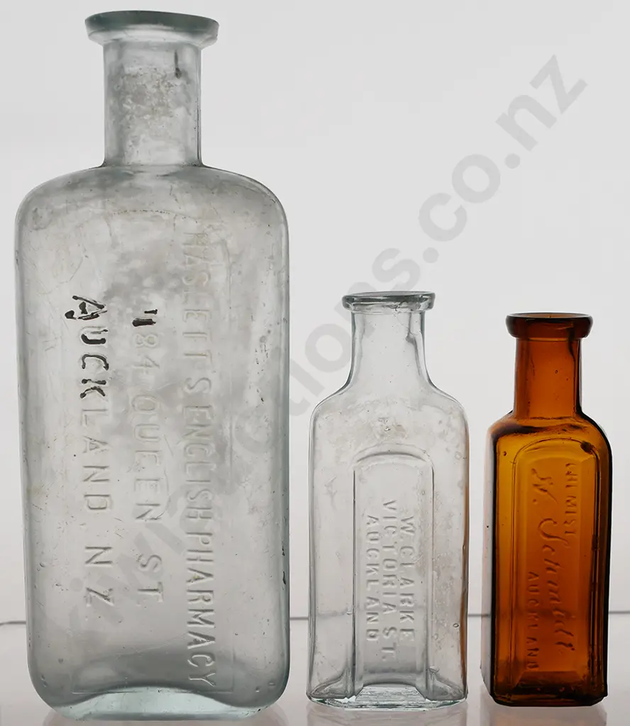WOODVILLE, WANGANUI, AUCKLAND CHEMIST BOTTLES Image 1++