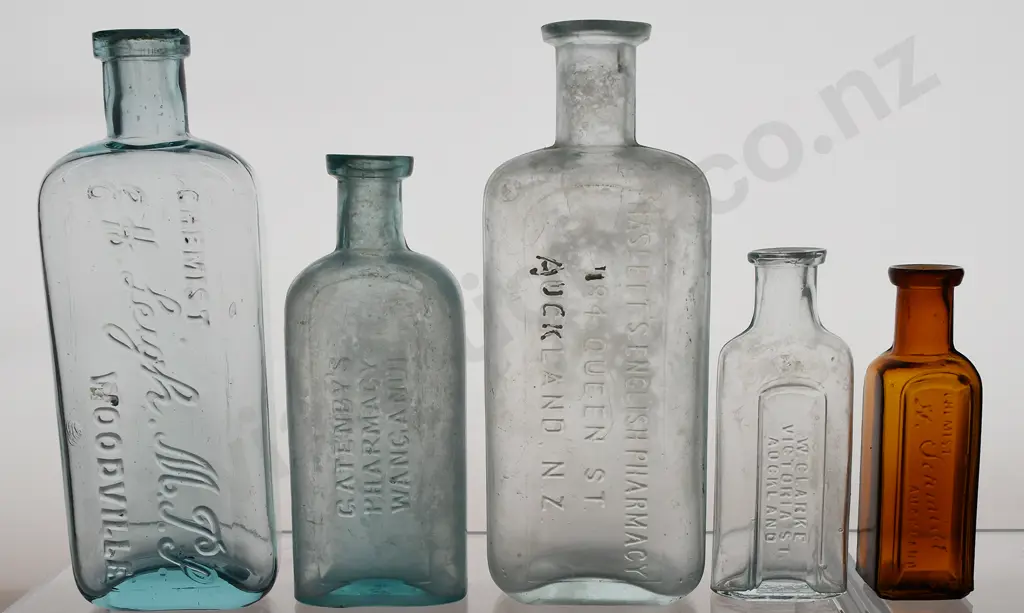 WOODVILLE, WANGANUI, AUCKLAND CHEMIST BOTTLES Image 1++