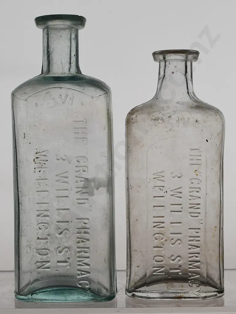 ASSORTED WELLINGTON CHEMISTS AND CURES Image 1++