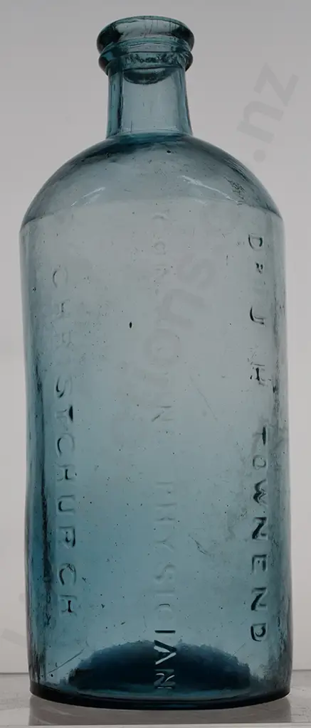 ASSORTED EARLY CHRISTCHURCH CHEMIST BOTTLES Image 1++
