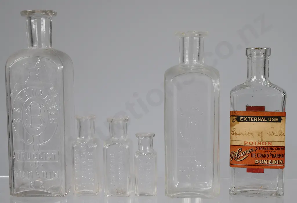 BANNISTER, CONN DUNEDIN CHEMIST BOTTLES Image 1++