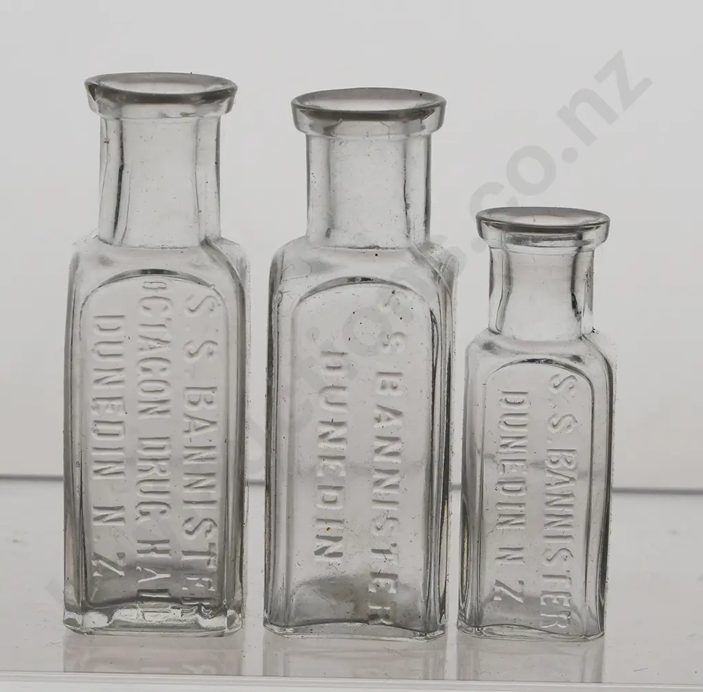 BANNISTER, CONN DUNEDIN CHEMIST BOTTLES Image 1++