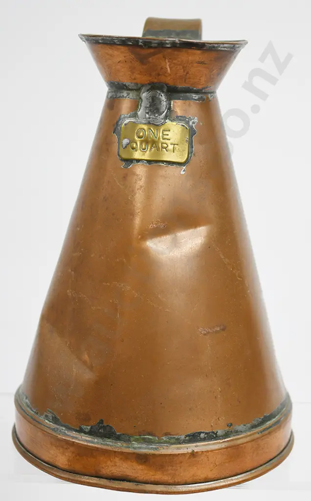 COPPER WEIGHTS AND MEASURES JUG, ONE QUART Image 1++