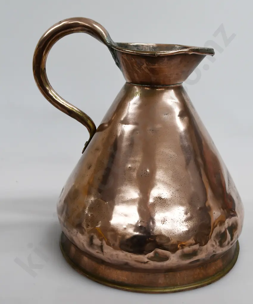 COPPER WEIGHTS AND MEASURES JUG, 4 QUARTS Image 1++