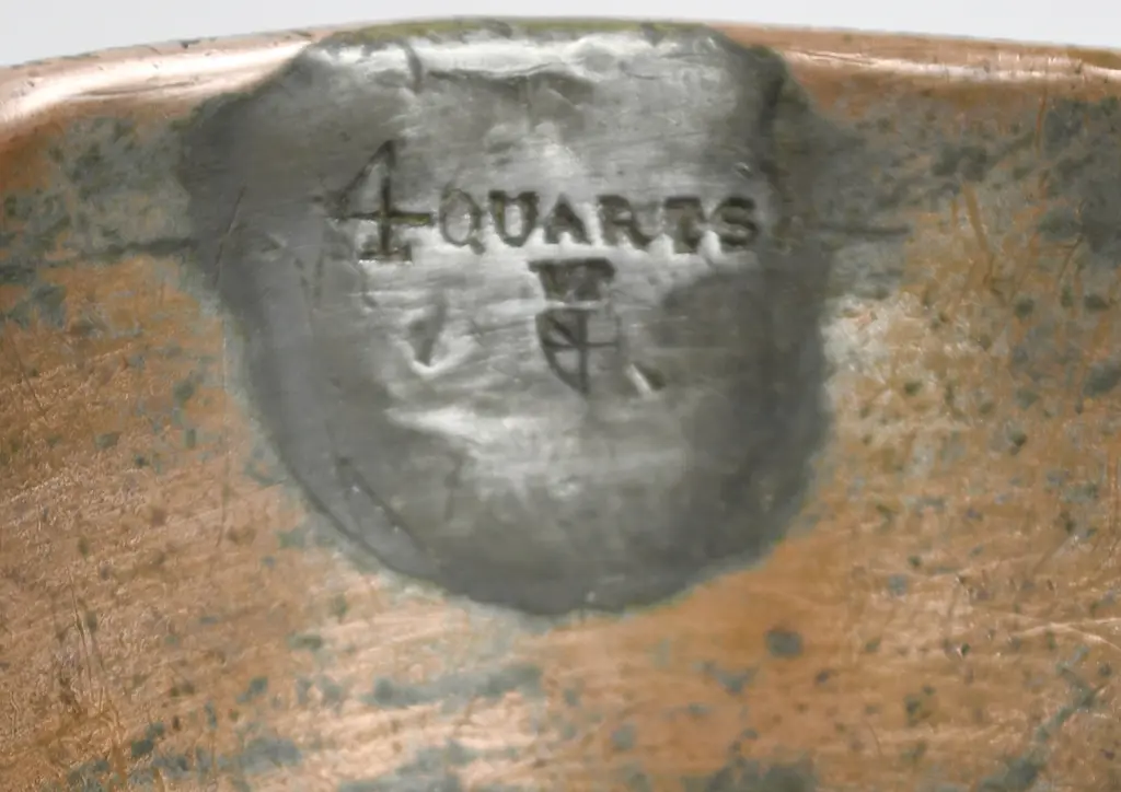 COPPER WEIGHTS AND MEASURES JUG, 4 QUARTS Image 1++