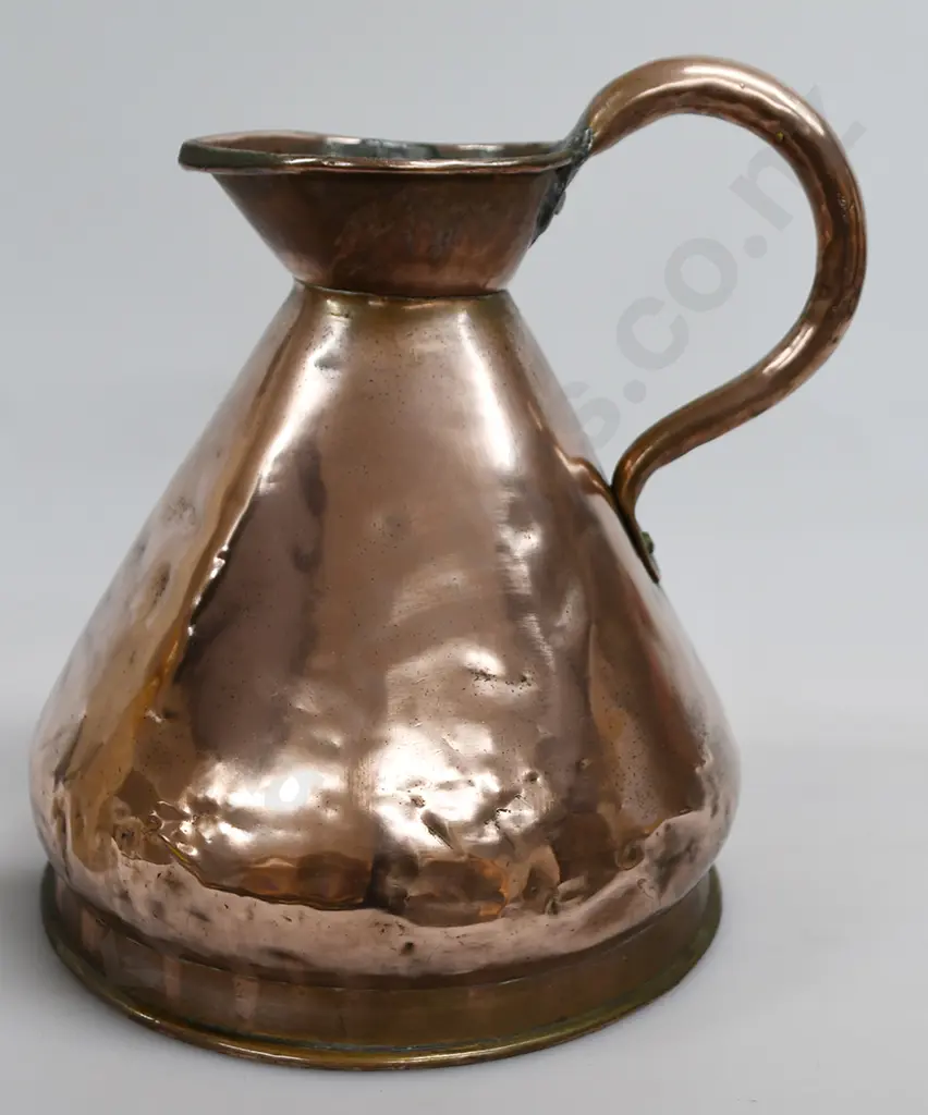 COPPER WEIGHTS AND MEASURES JUG, 4 QUARTS Image 1++