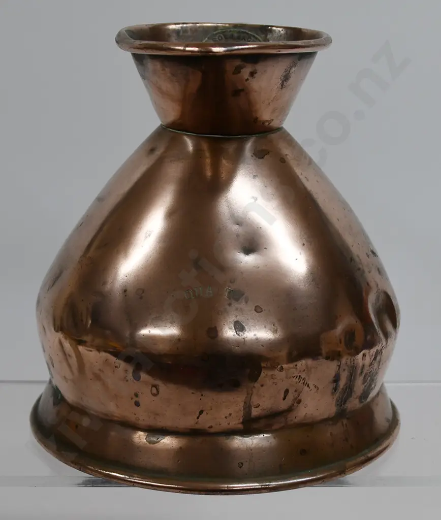 COPPER WEIGHTS AND MEASURES JUG, QUART Image 1++