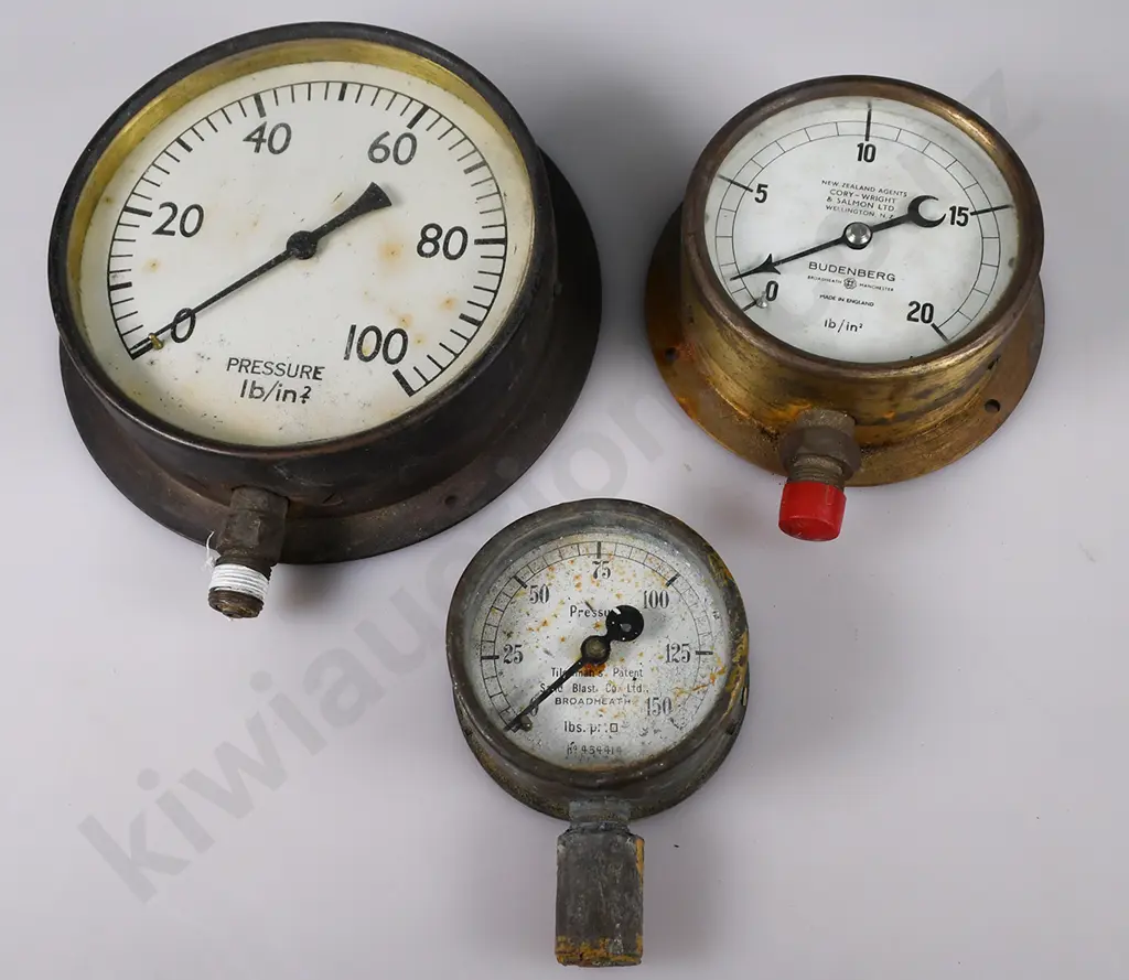 VINTAGE PRESSURE GAUGES Image 1++