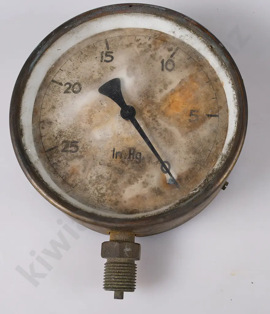 VINTAGE PRESSURE GAUGES Image 1++