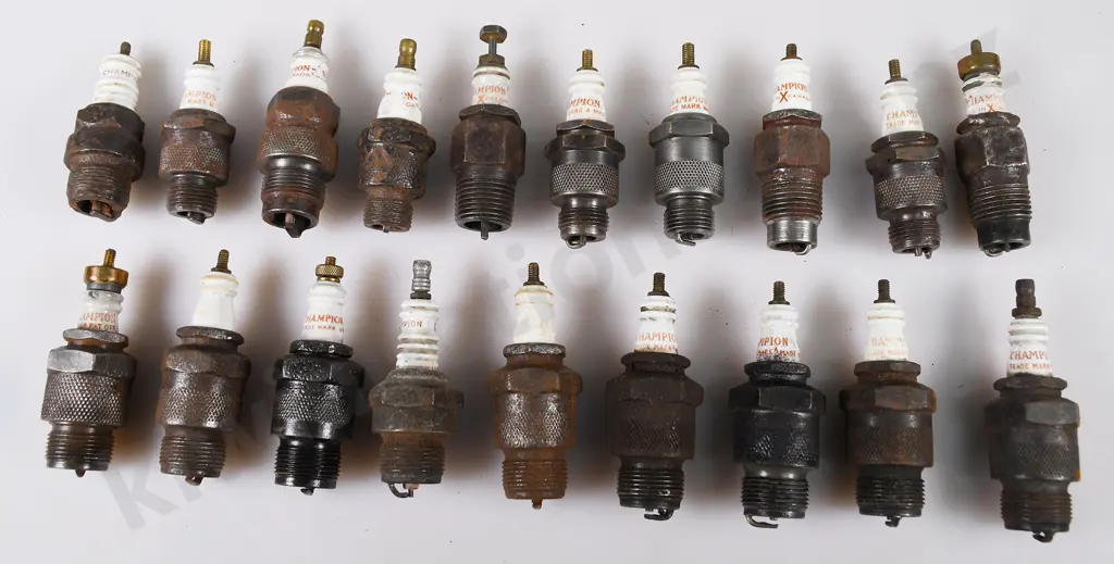 CHAMPION BRANDED SPARK PLUGS 1930's-1940's Image 1++