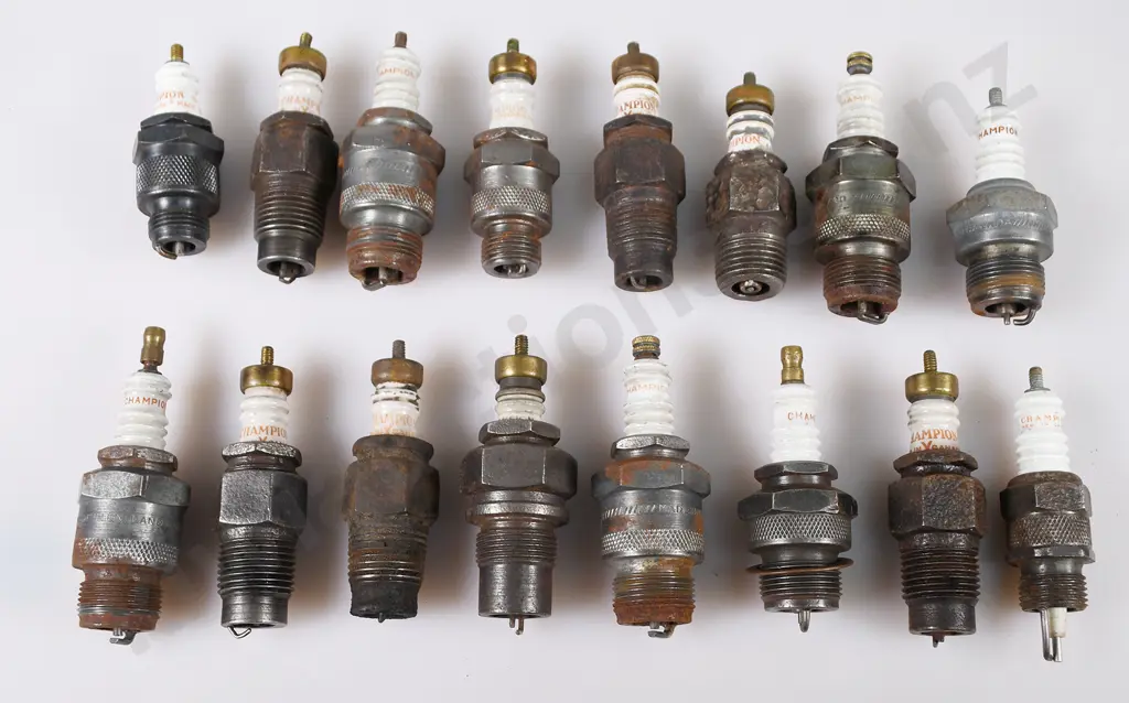 CHAMPION BRANDED SPARK PLUGS 1920's-1940's Image 1++